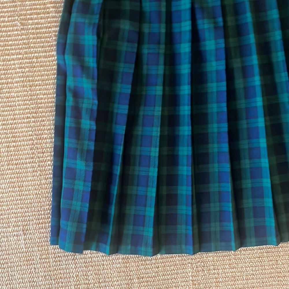 Alfred Dunner 12 VTG plaid holiday skirt. Pleated. Elastic stretched